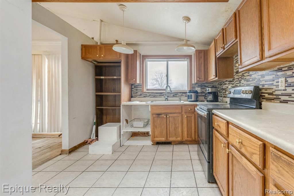 4404 N River Road, Fort Gratiot, MI 48059 — Photo 10