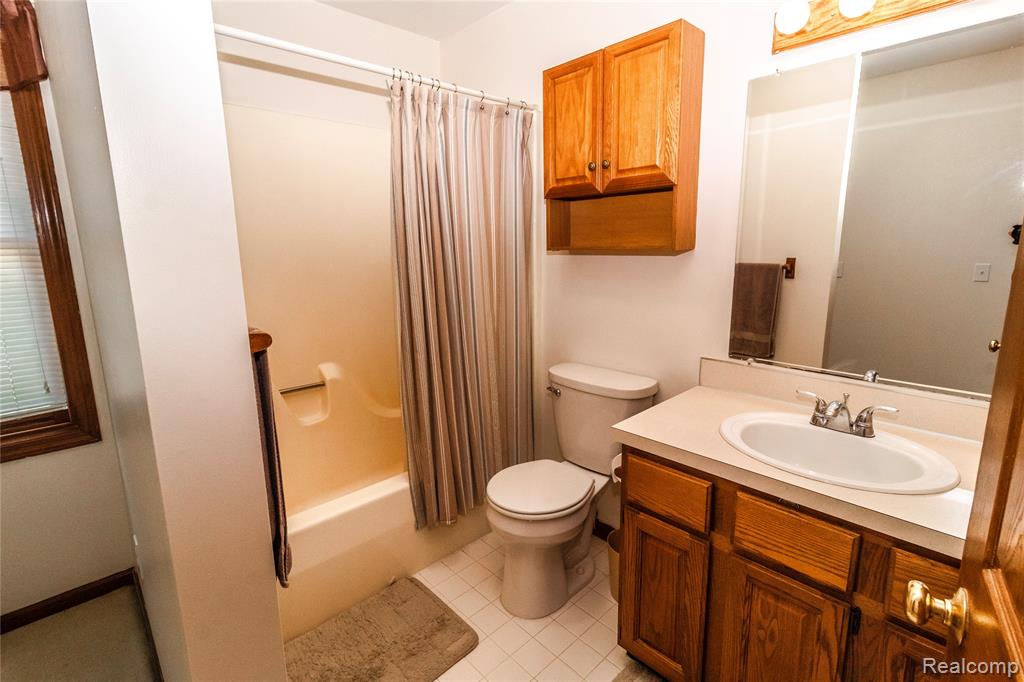 1511 Fish Lake Road, Lapeer, MI 48446 — Photo 29