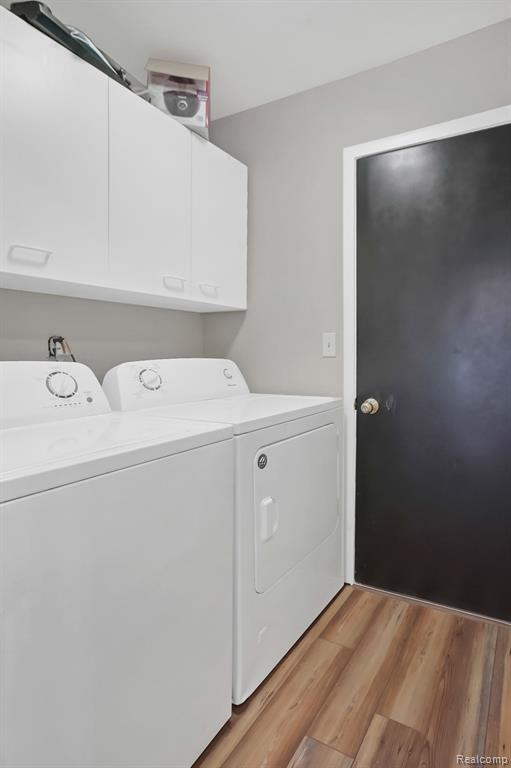 525 WINWOOD Circle, Walled Lake, MI 48390 — Photo 23