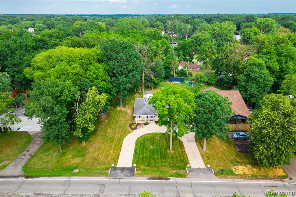 21819 Meridian Road, Grosse Ile, MI 48138 — Photo 23