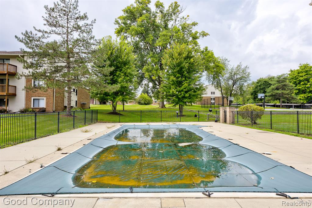 30056 W 12 MILE Road, 79, Farmington Hills, MI 48334 — Photo 35