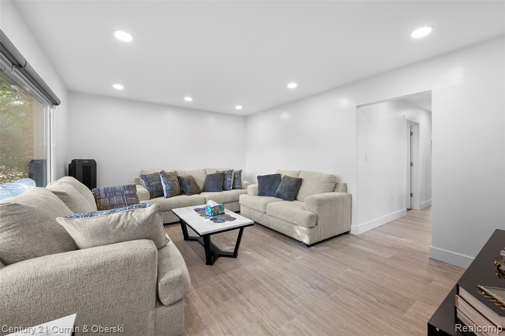 4008 Katherine Street, Dearborn Heights, MI 48125 — Photo 5