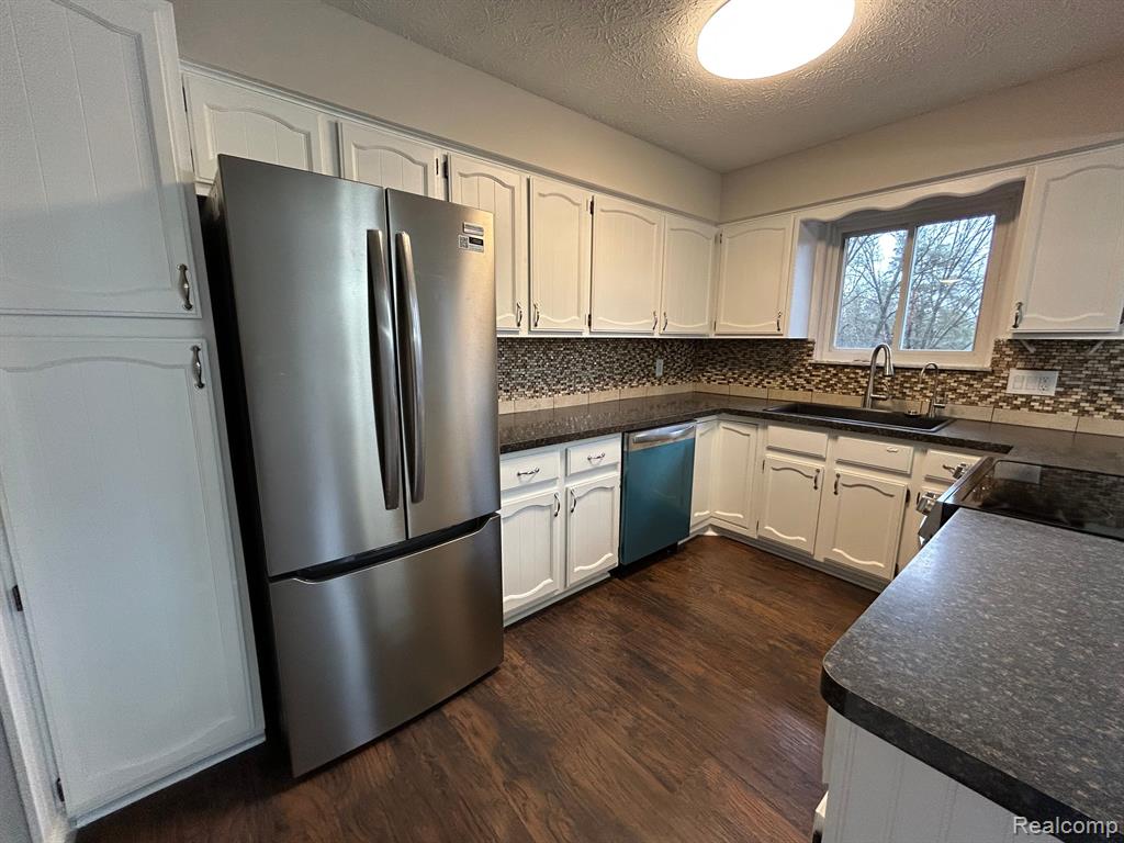 400 WOLFE Road, Ortonville, MI 48462 — Photo 11