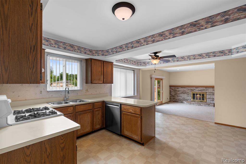 4210 Wingate Drive, Sterling Heights, MI 48310 — Photo 17