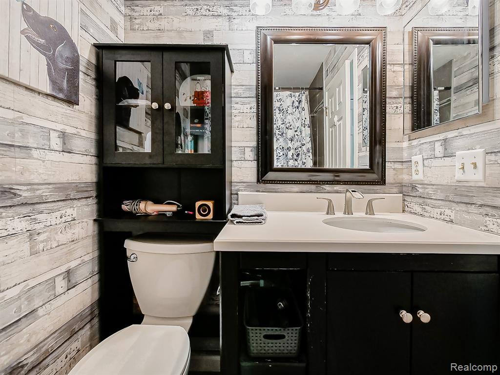 41399 Belden Circle, Novi, MI 48377 — Photo 12