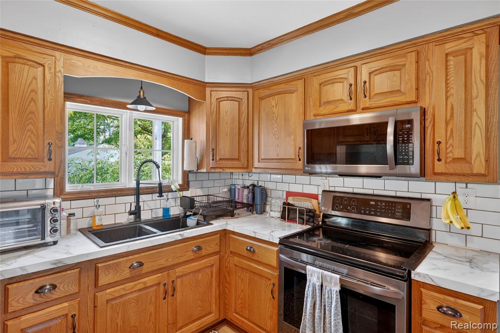 6235 Flushing Road, Flushing, MI 48433 — Photo 13