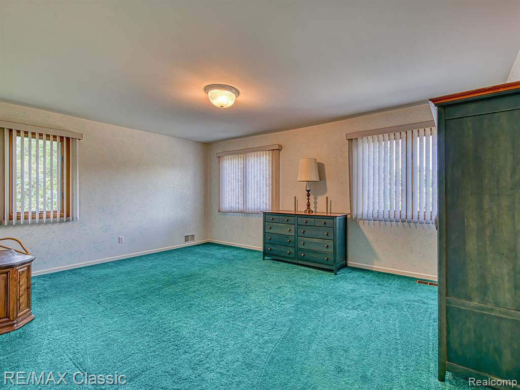 11540 E E Shore Drive, Whitmore Lake, MI 48189 — Photo 16