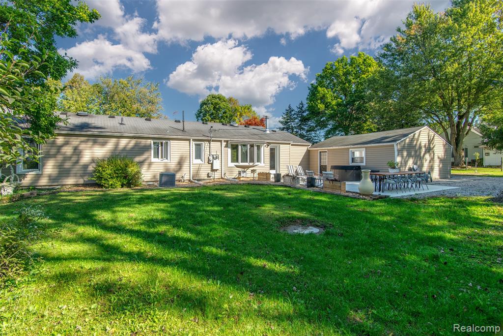 6810 N Territorial Road, Plymouth, MI, 48170