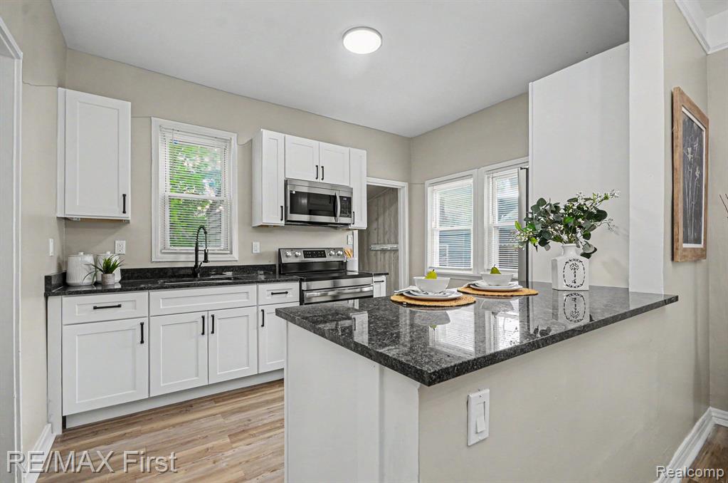 14842 Collinson Avenue, Eastpointe, MI 48021 — Photo 10