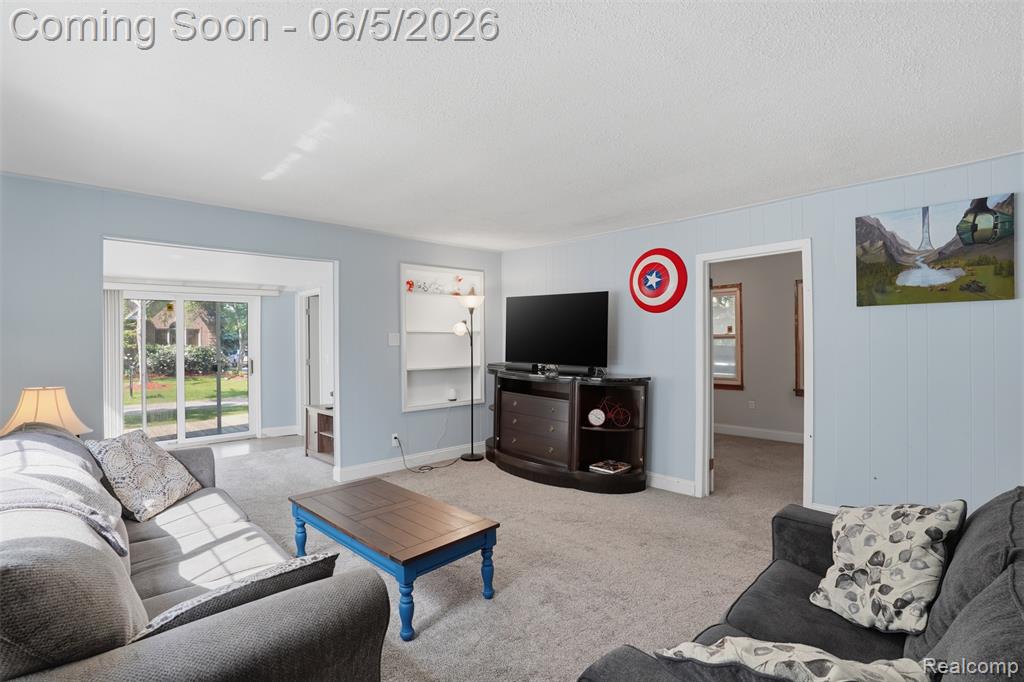 7085 Colony Drive, West Bloomfield, MI 48323 — Photo 3