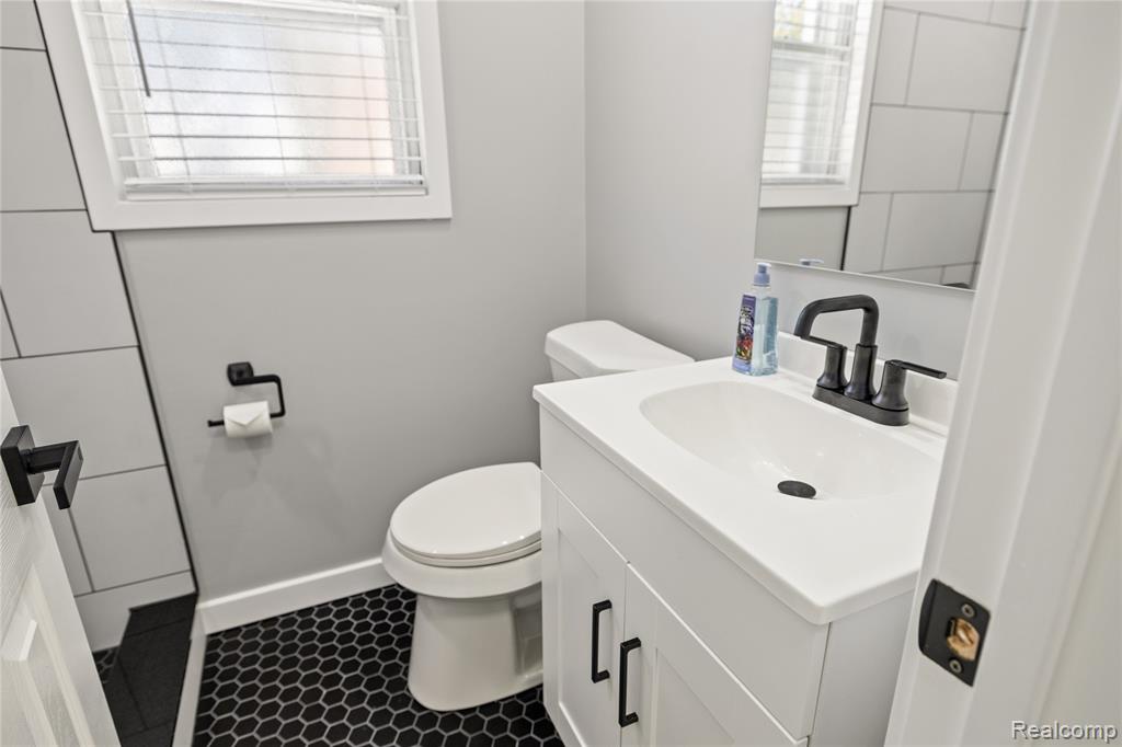 65 Algansee Drive, Troy, MI 48083 — Photo 26