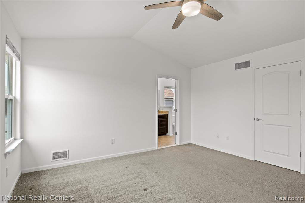 451 Goodrich, Wixom, MI — Photo 21