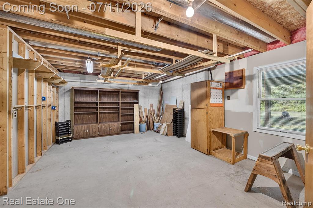 5128 Queensway, Howell, MI 48843 — Photo 43
