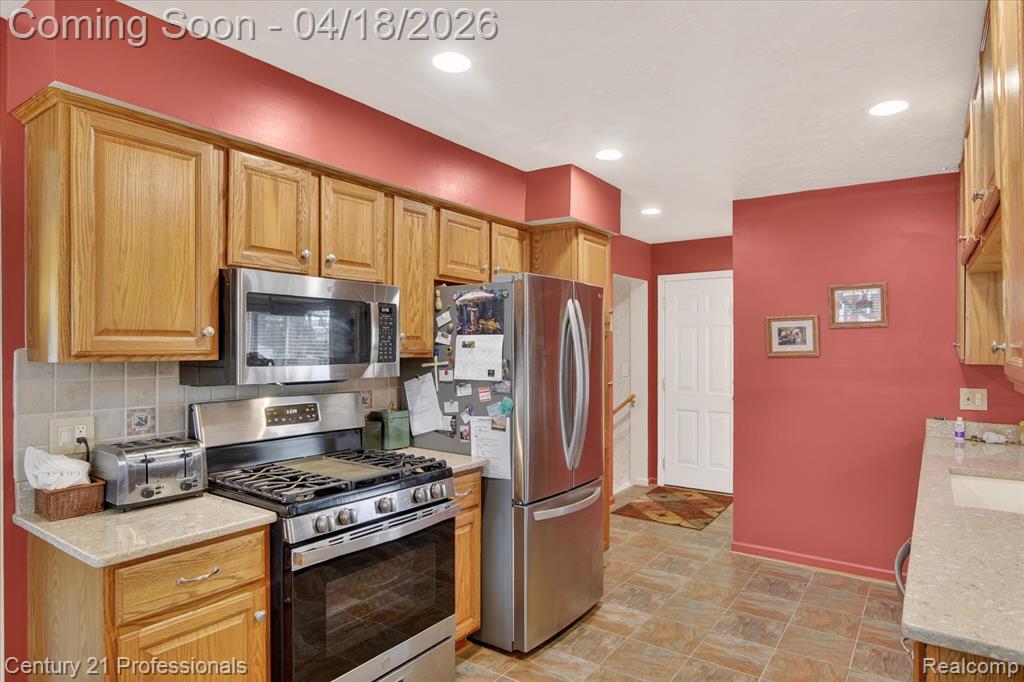 9343 Caprice Drive, Plymouth, MI 48170 — Photo 12