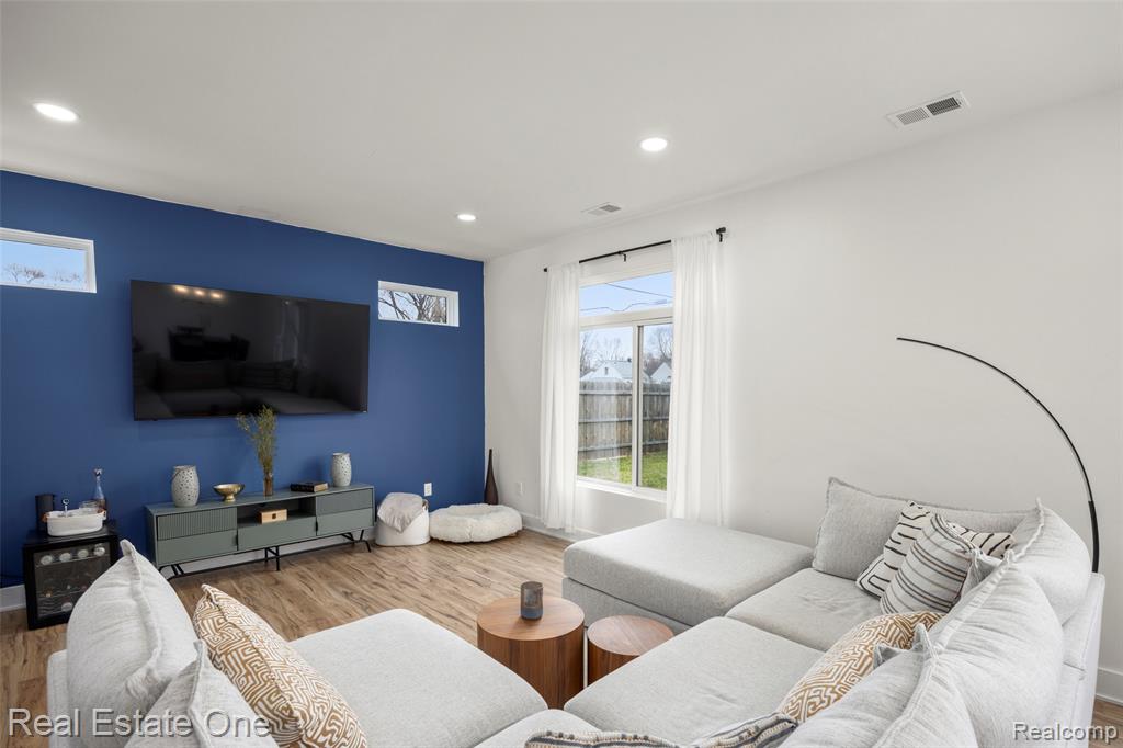 1705 E Meyers Avenue, Hazel Park, MI 48030 — Photo 5