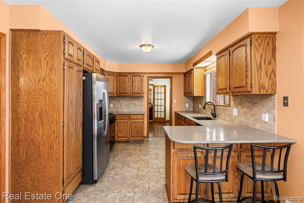 28615 Bloomfield Drive, Lathrup Village, MI 48076 — Photo 20
