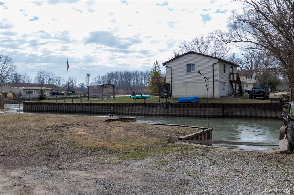 35268 Tilford Street, Rockwood, MI — Photo 3