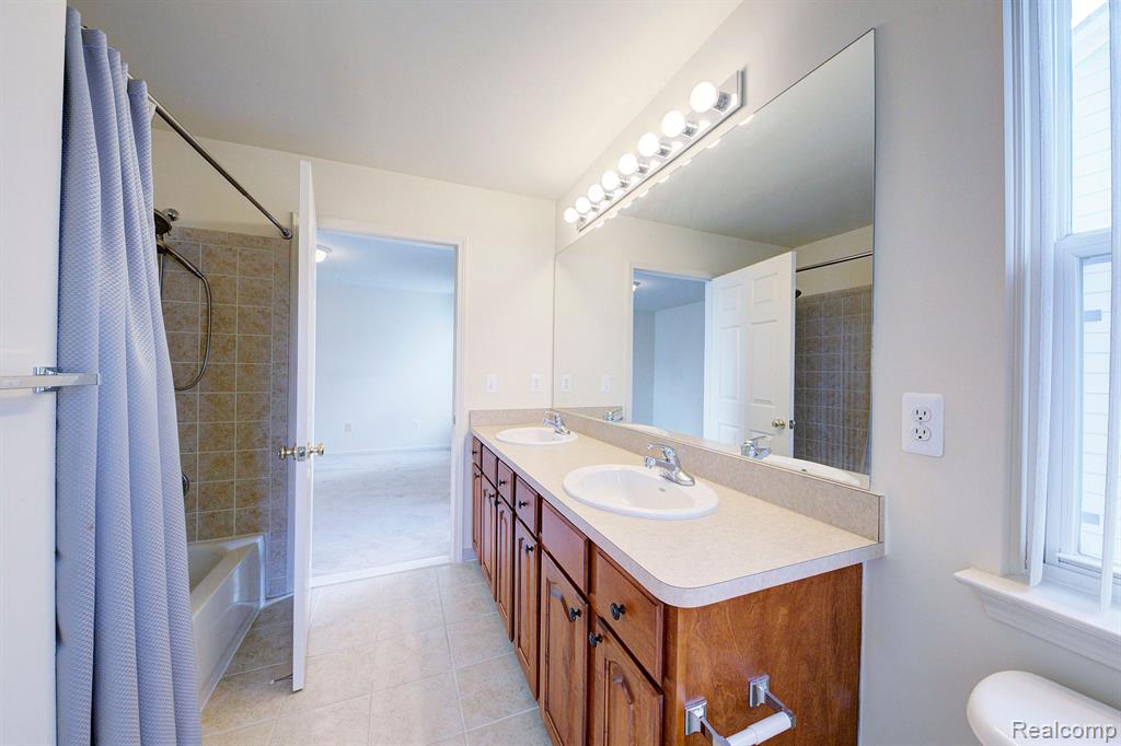 42551 Whitman Way, Novi, MI 48377 — Photo 27