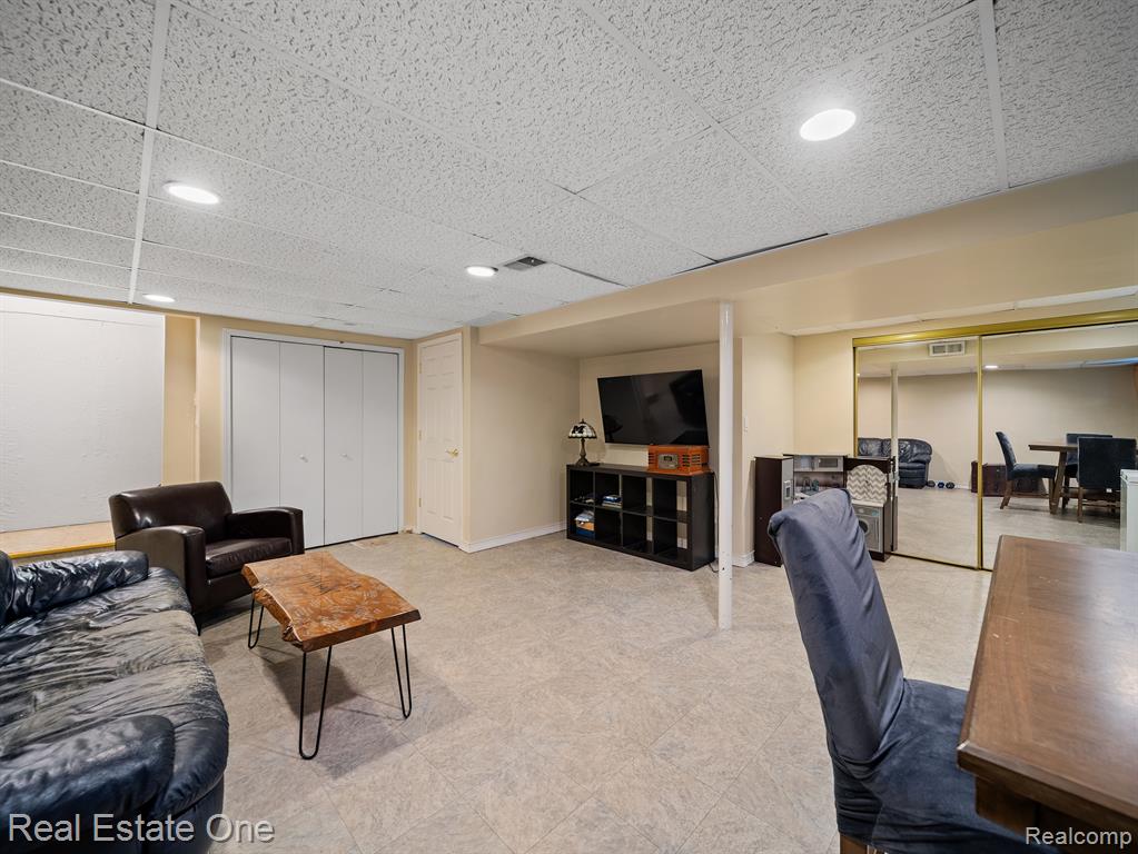 5219 PINE HILL Circle, Howell, MI 48843 — Photo 19