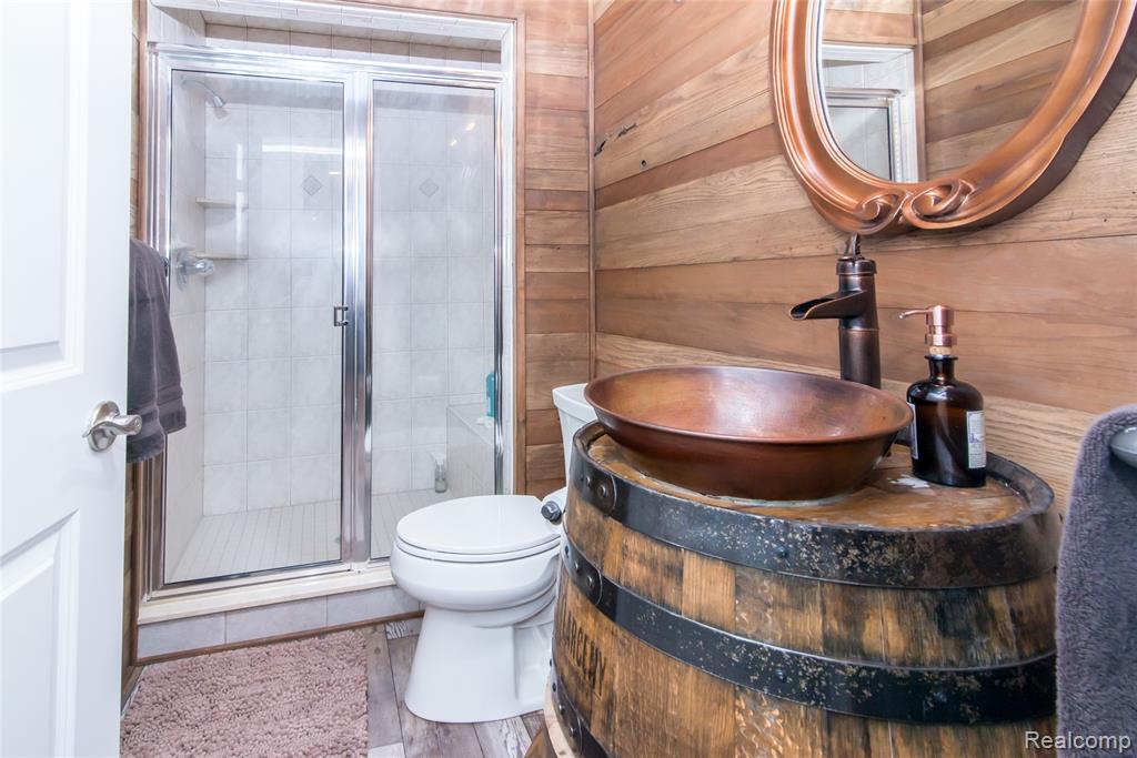 3166 W Beach Lake Drive, Milford, MI, 48380