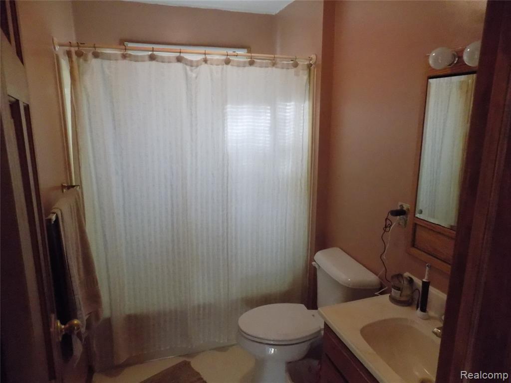 520 Whipple Street, South Lyon, MI 48178 — Photo 13