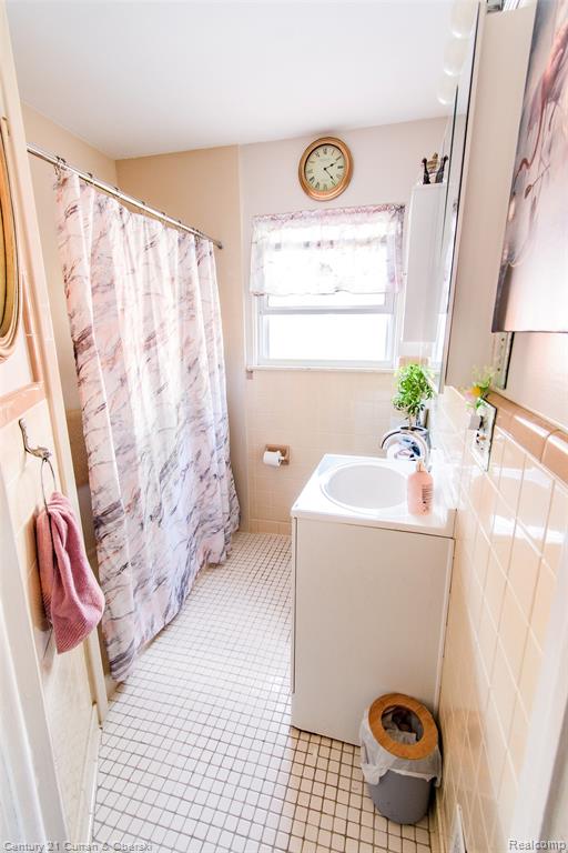 4644 Gertrude Street, Dearborn Heights, MI 48125 — Photo 10
