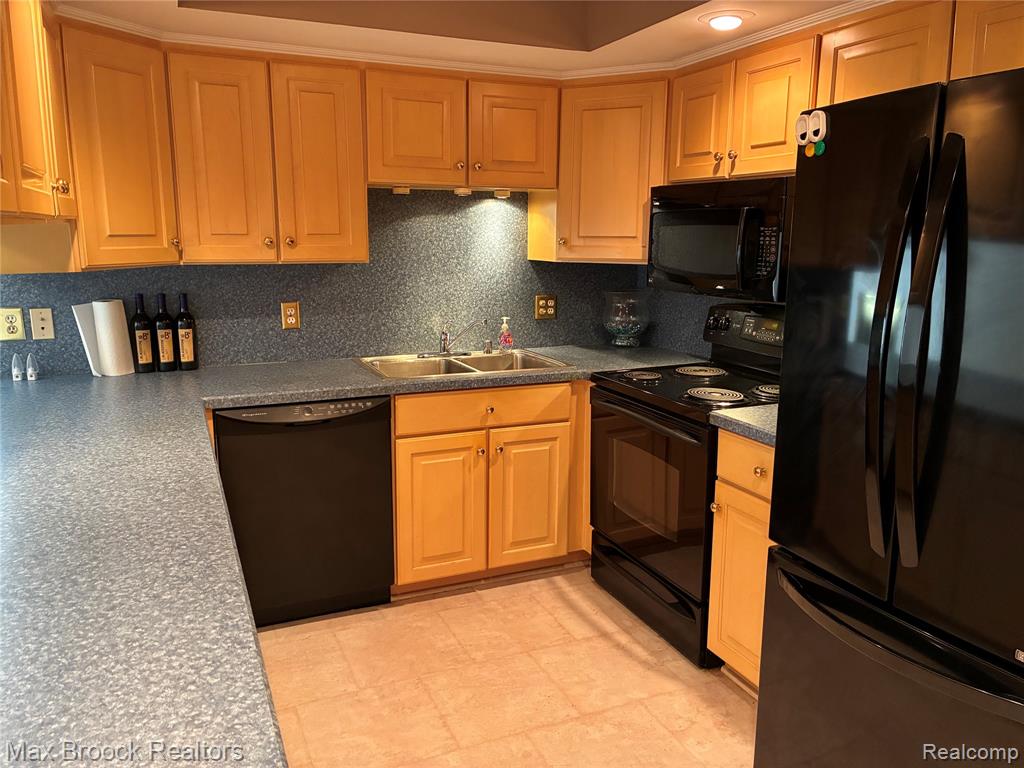 42479 Eldon Circle, 27, Clinton Twp, MI 48038 — Photo 10