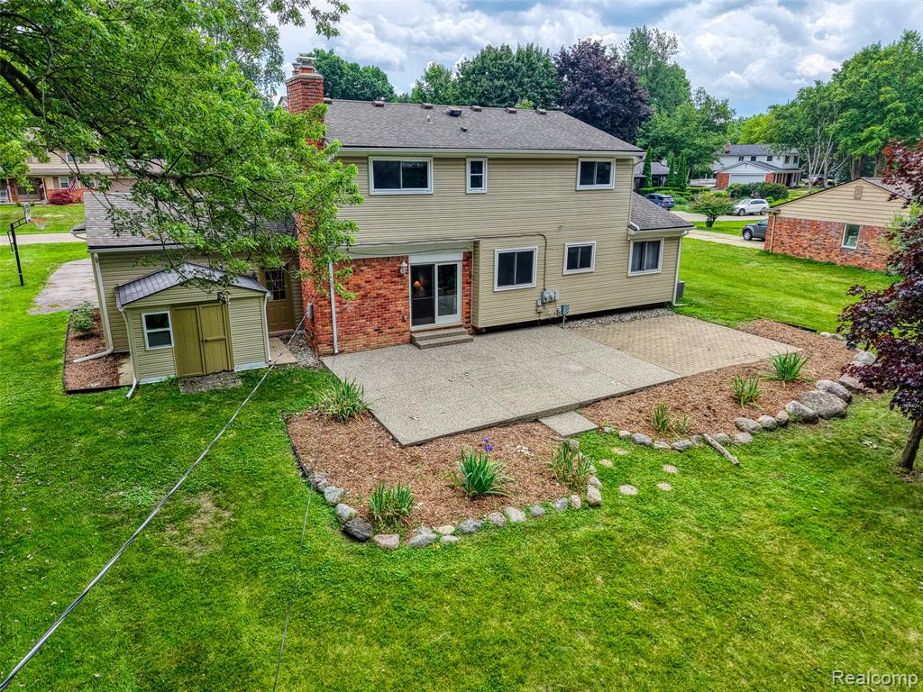 4276 Macqueen Drive, West Bloomfield, MI 48323 — Photo 37