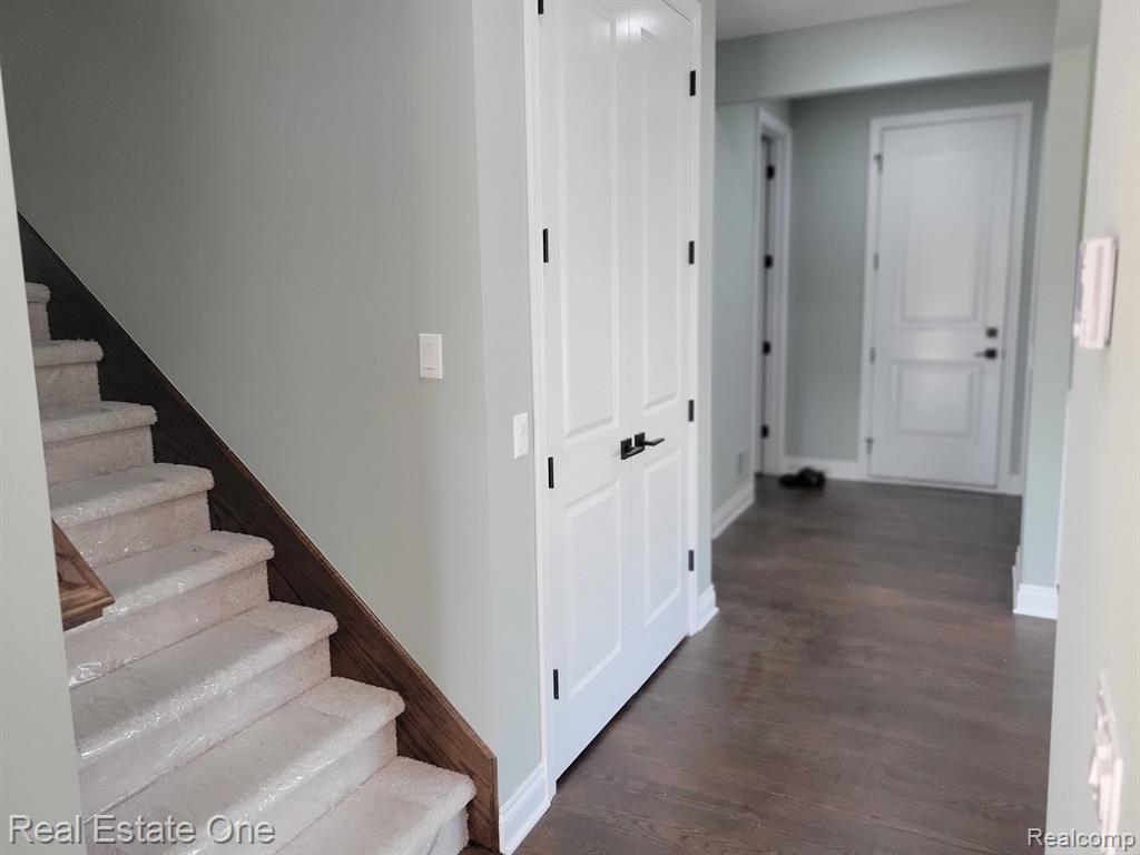 25 FLORENCE Drive, Troy, MI 48098 — Photo 16