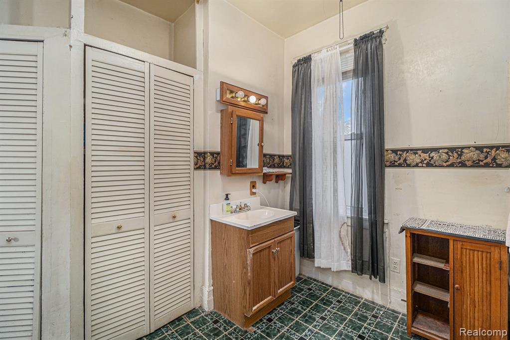 870 4th Street, Wyandotte, MI 48192 — Photo 13