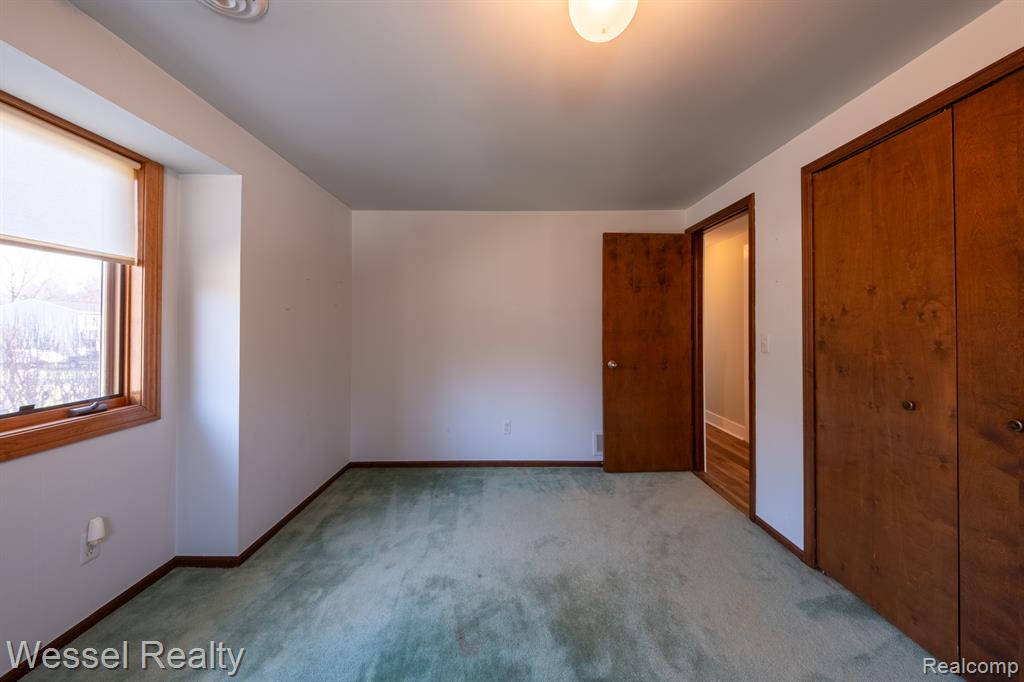557 Green Cove Drive, Holly, MI 48442 — Photo 28