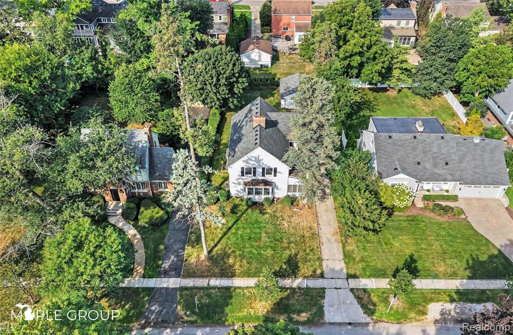 208 Larchlea Drive, Birmingham, MI 48009