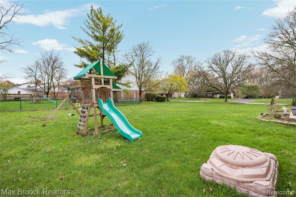 6240 Wynford Drive, West Bloomfield, MI — Photo 61
