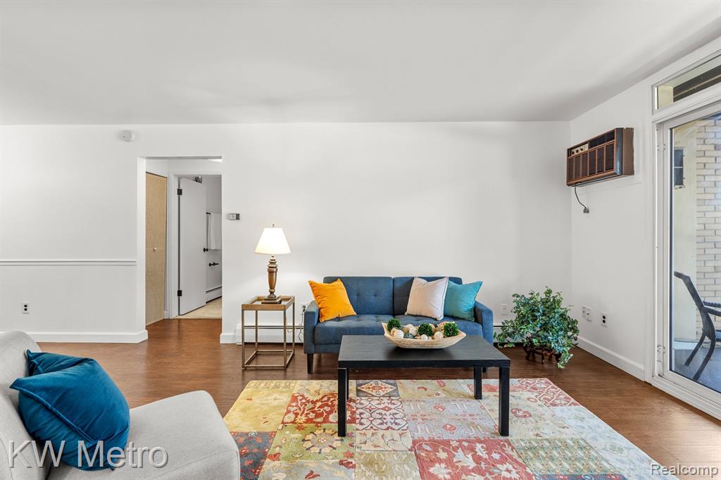 4909 CROOKS Road, E5, Royal Oak, MI 48073 — Photo 5