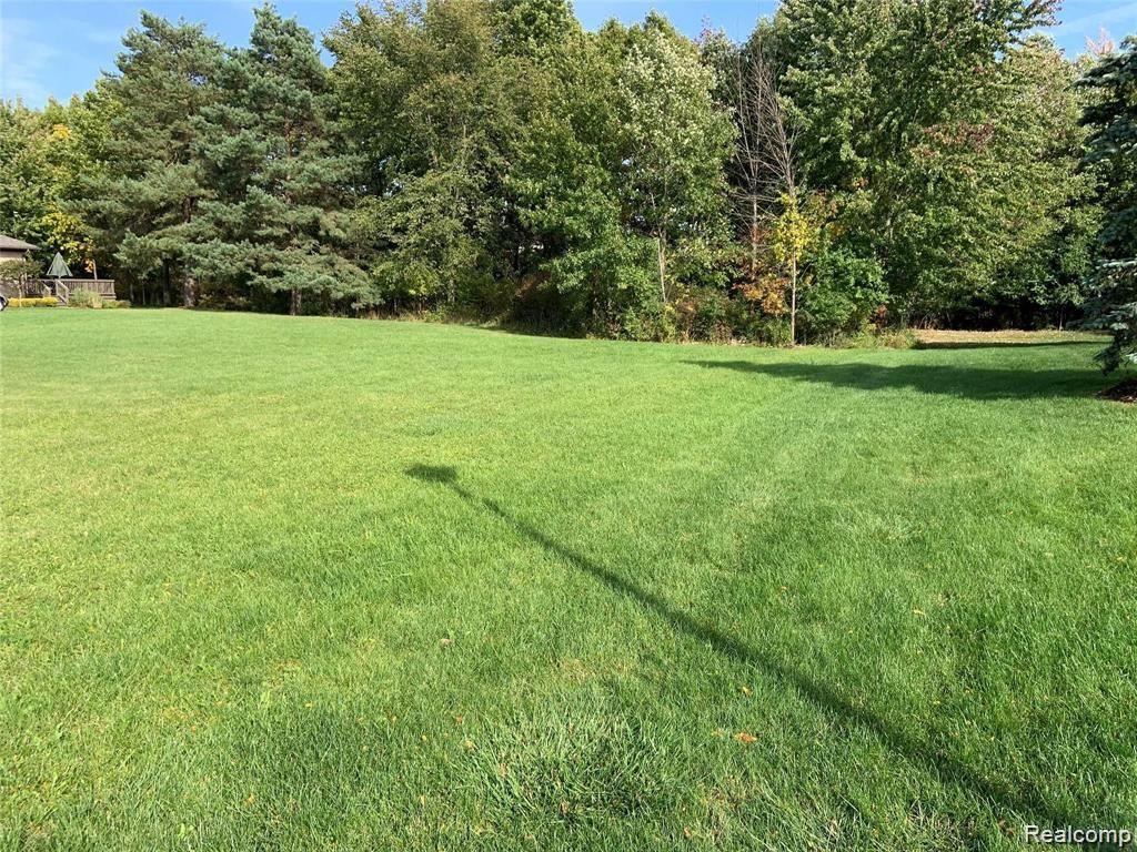 8413 GROVEMONT Court, Grand Blanc, MI 48439 — Photo 2