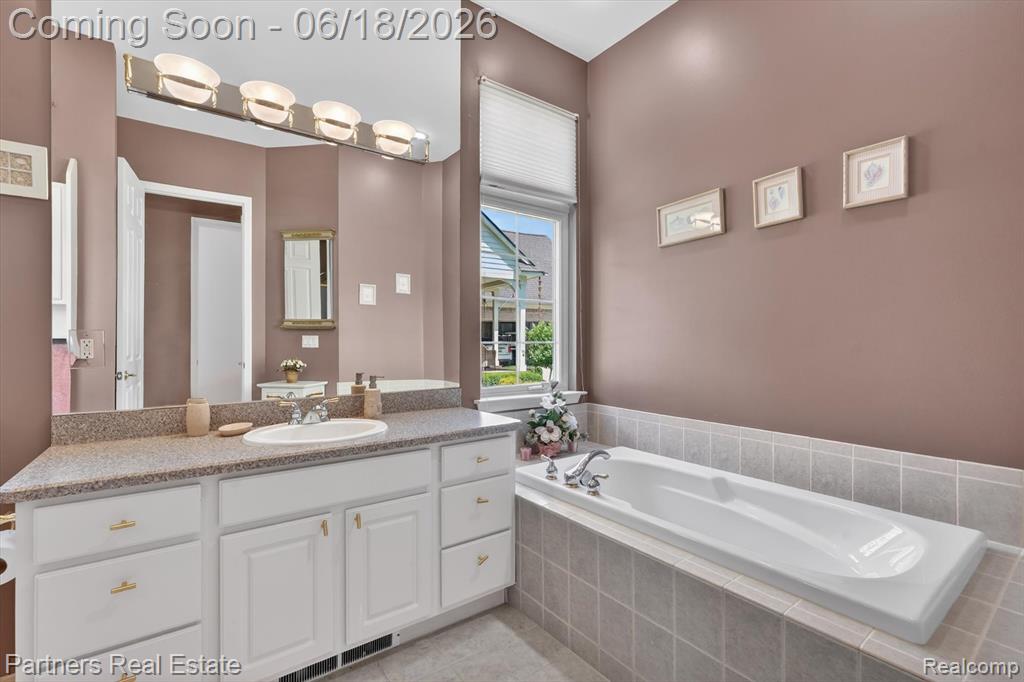 4632 Villa France Drive N, Brighton, MI 48116 — Photo 25