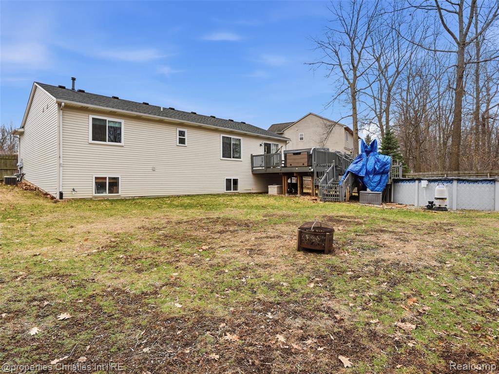 517 Cove View Drive, Waterford, MI 48327 — Photo 36