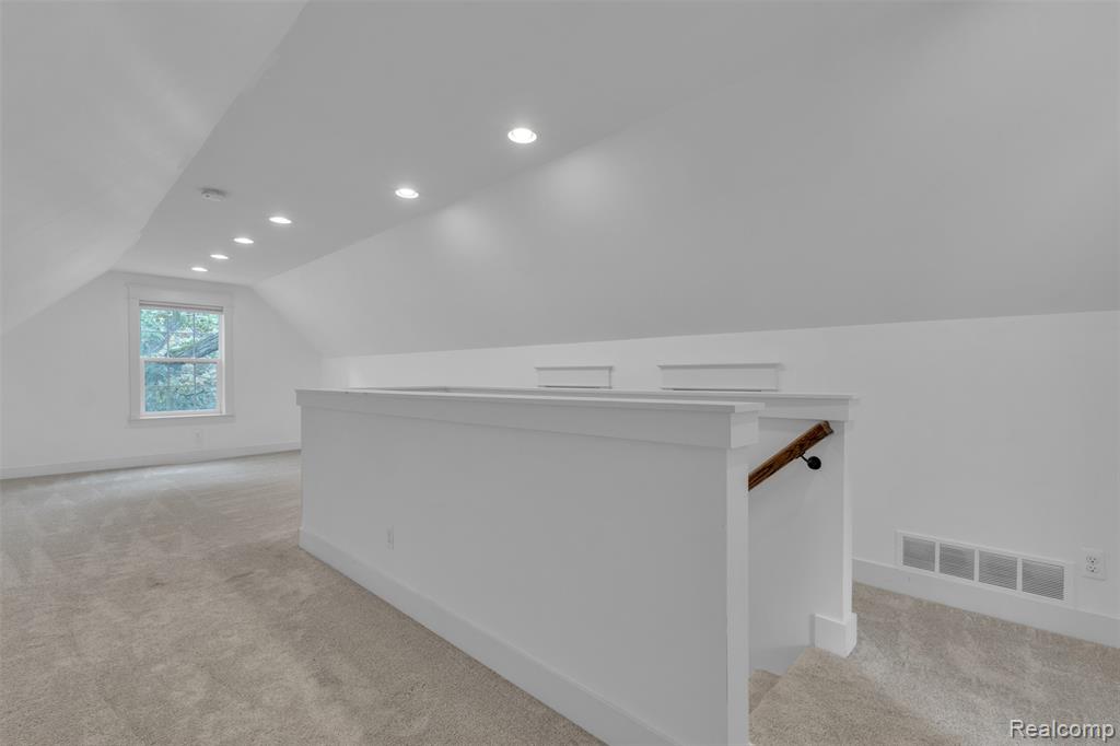 715 Gardenia Avenue, Royal Oak, MI 48067 — Photo 36
