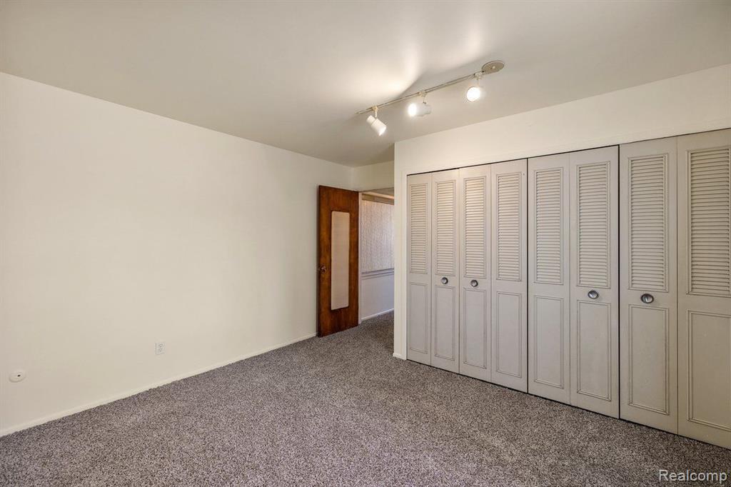 8270 CRESTVIEW Drive, C7, Sterling Heights, MI 48312 — Photo 10