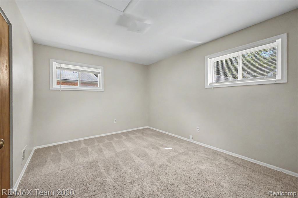 4947 Roosevelt Boulevard, Dearborn Heights, MI 48125 — Photo 21