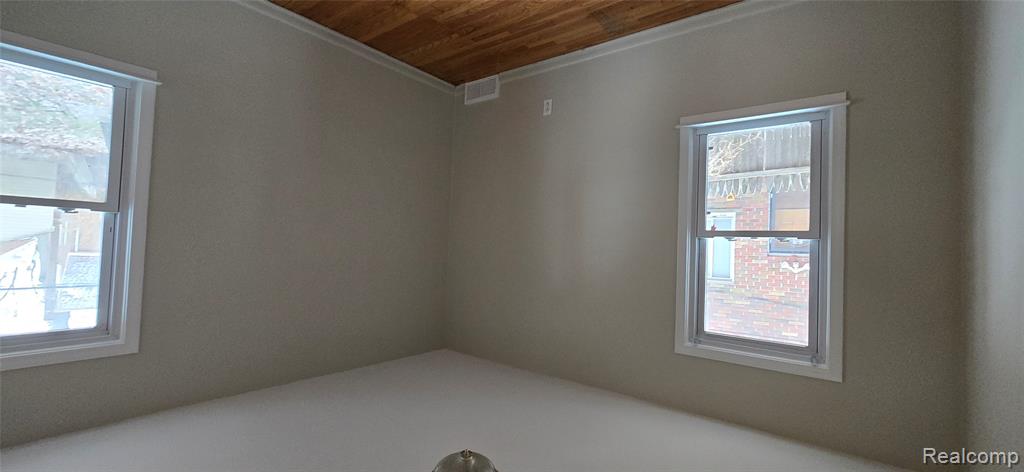 8669 Grayfield Street, Dearborn Heights, MI 48127 — Photo 16