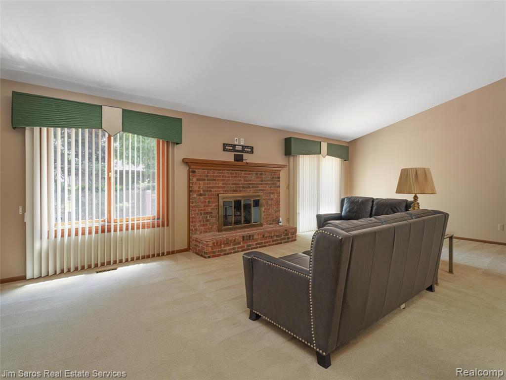 40252 Aynesley Street, Clinton Twp, MI 48038 — Photo 5