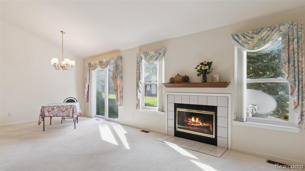 2096 Maplehurst Drive, Commerce Twp, MI 48390 — Photo 6