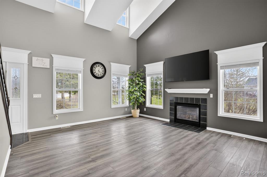 9055 Hegel Road, Goodrich Vlg, MI — Photo 18