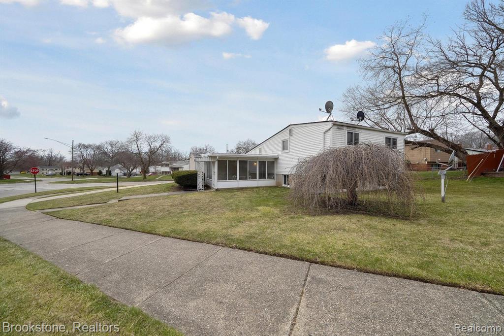 400 JOSLYN Avenue, Pontiac, MI 48342 — Photo 30