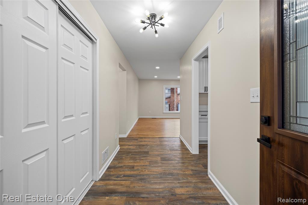 32363 Olde Franklin Drive, Farmington, MI, 48334