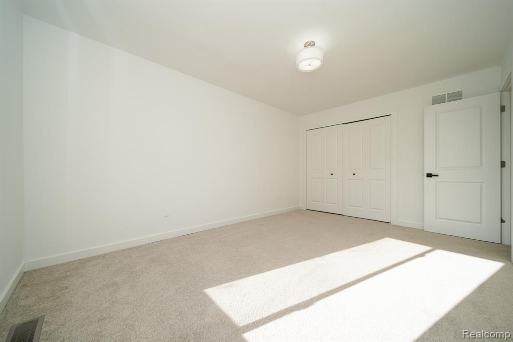 4060 Franklin Park Drive, Sterling Heights, MI 48310 — Photo 44