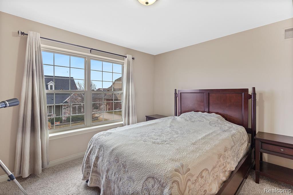49751 GOLDEN PARK Drive, Shelby Twp, MI 48315 — Photo 28