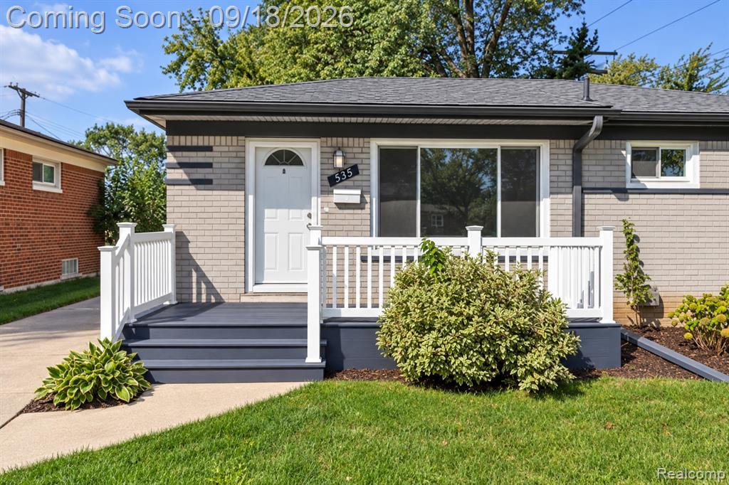 535 E Rose Avenue, Garden City, MI