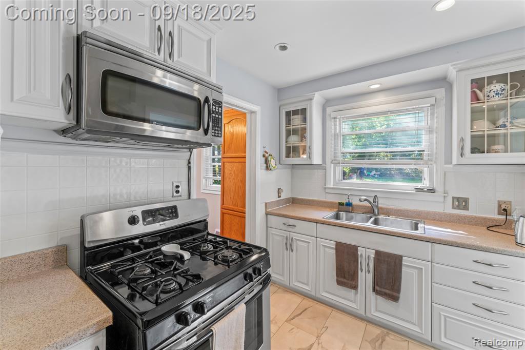 686 4th Avenue, Pontiac, MI 48340 — Photo 11